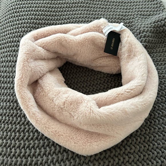 Forever 21 Accessories - Forever 21 neckie/shawl NWT